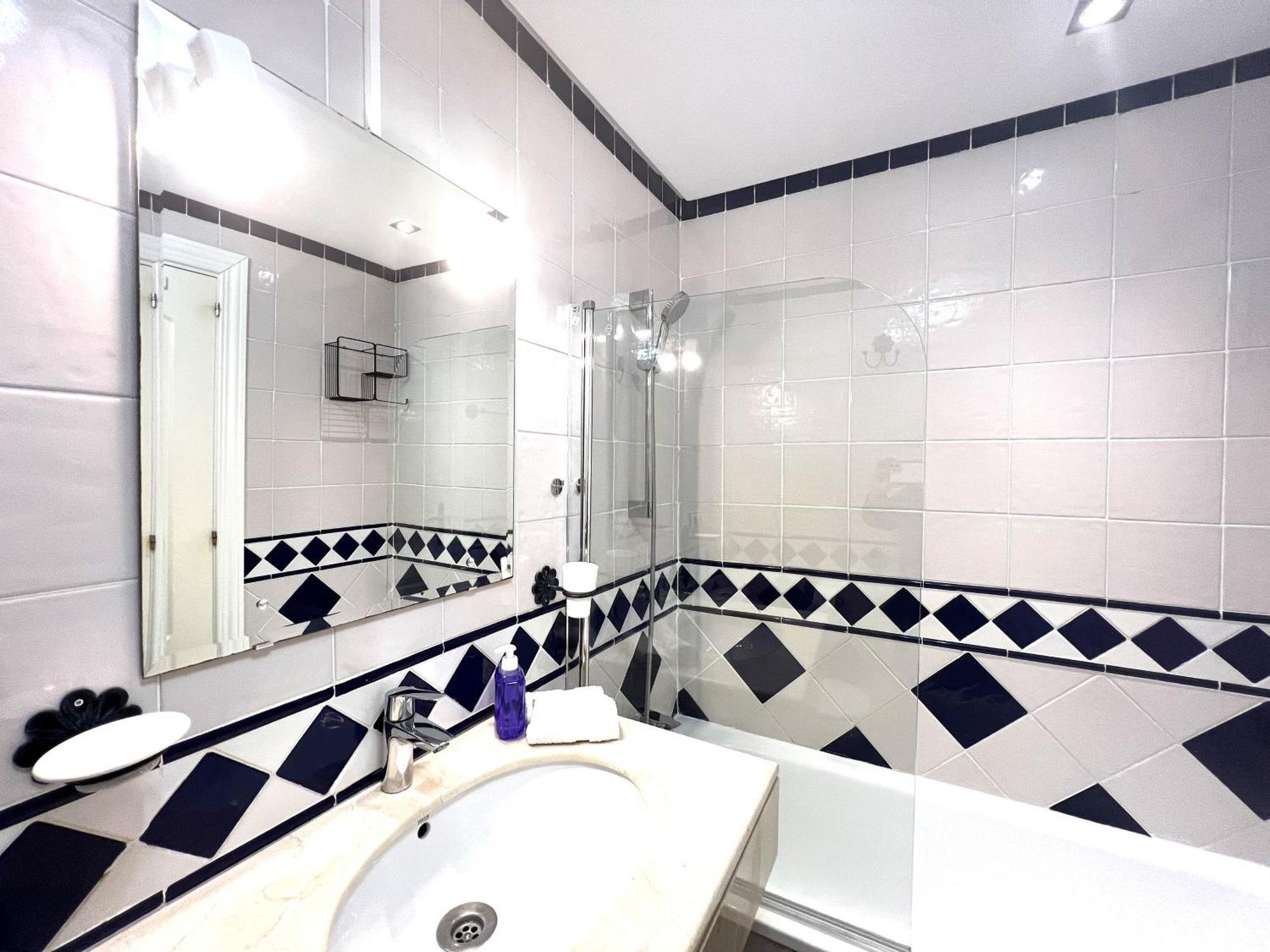 Stylish Townhouse In Beachfront Complex Marbella Exteriör bild