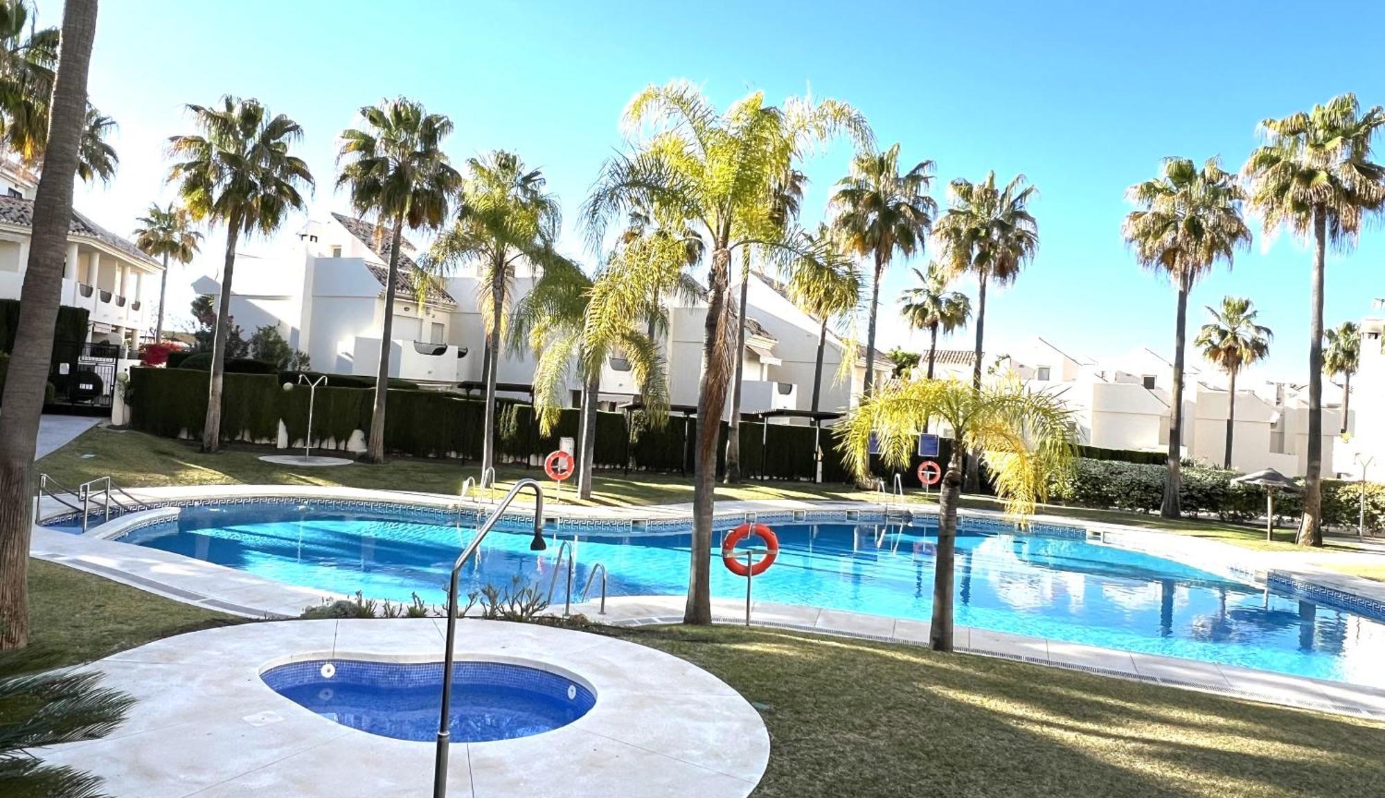 Stylish Townhouse In Beachfront Complex Marbella Exteriör bild