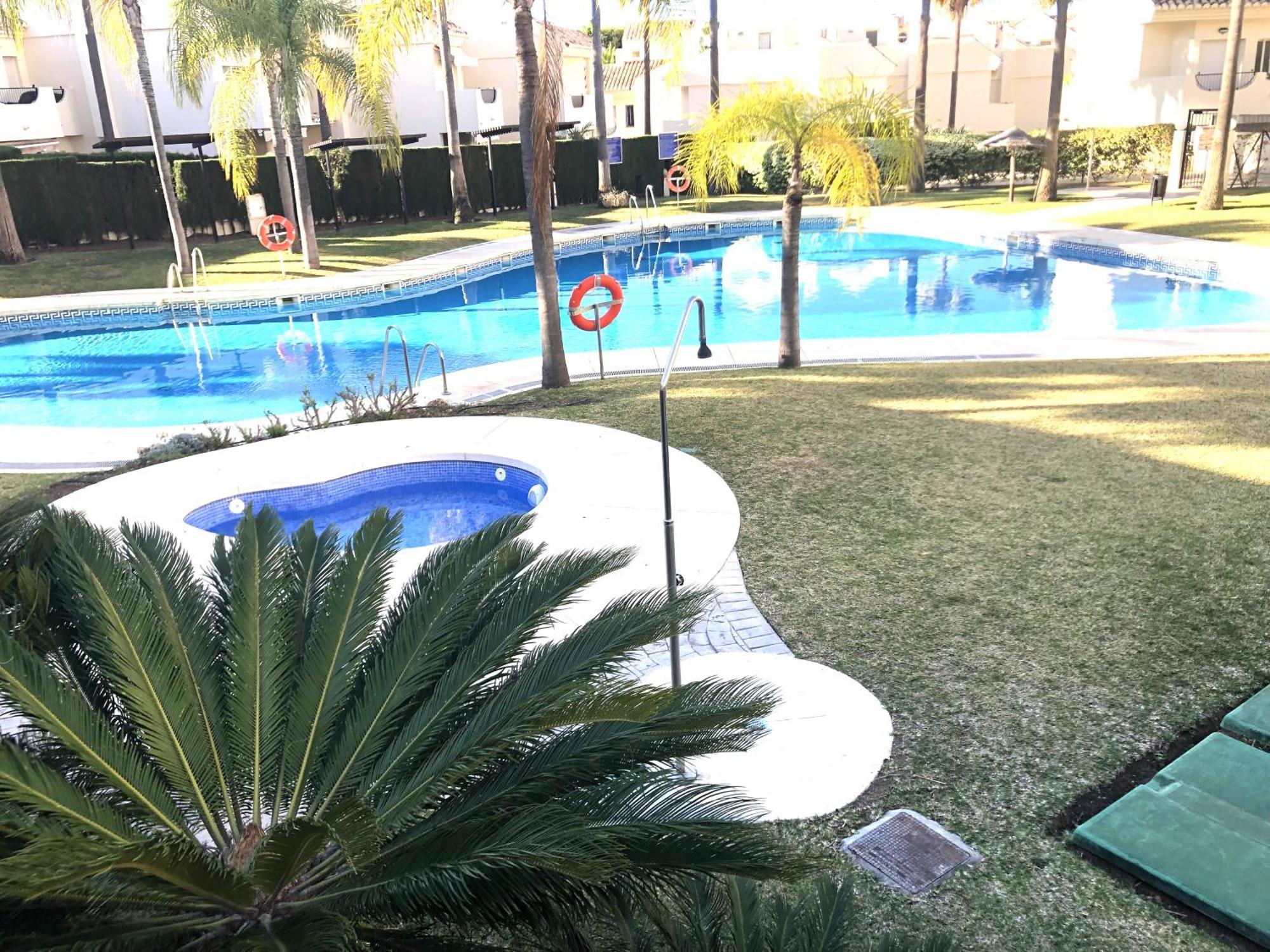 Stylish Townhouse In Beachfront Complex Marbella Exteriör bild
