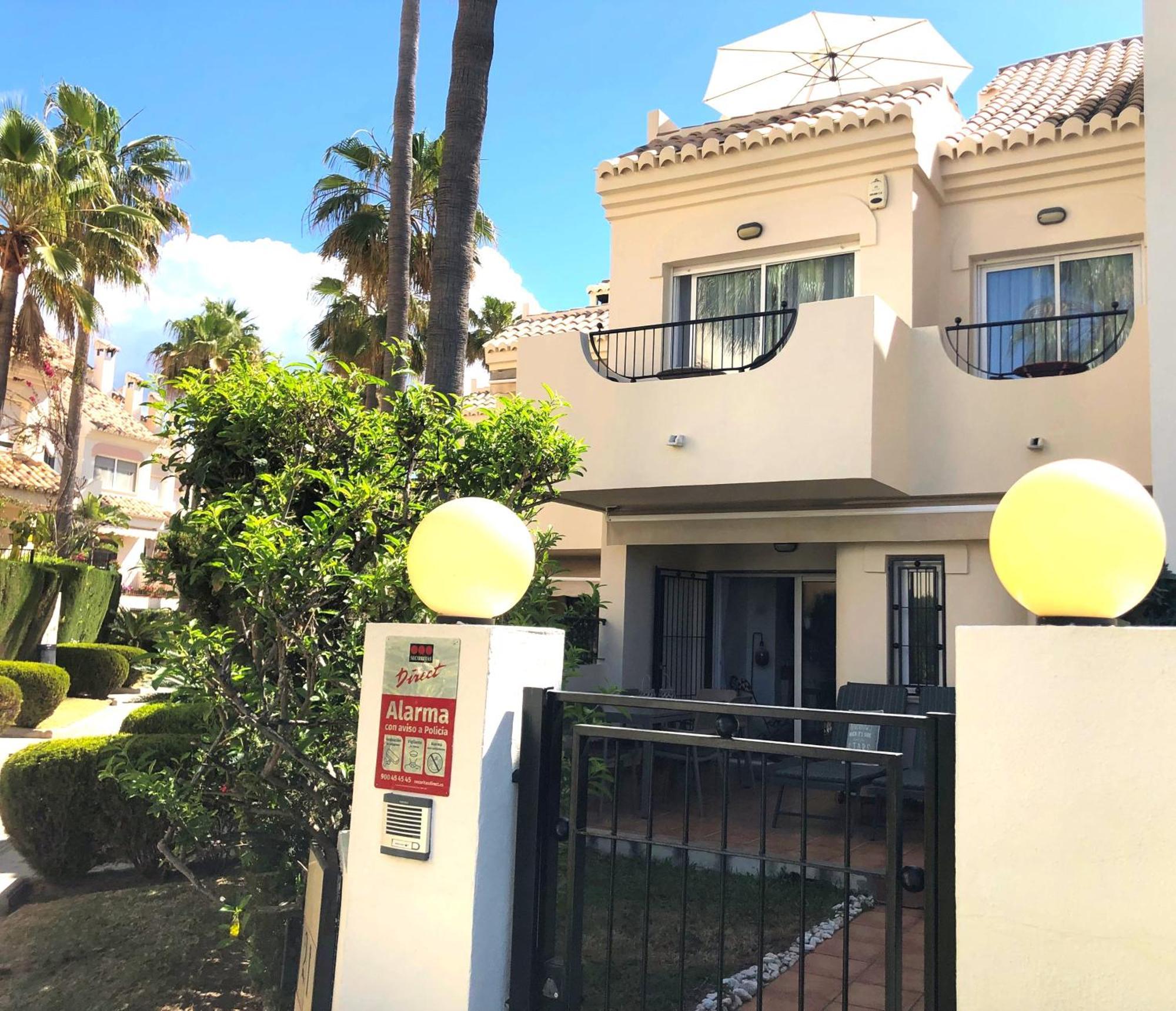 Stylish Townhouse In Beachfront Complex Marbella Exteriör bild