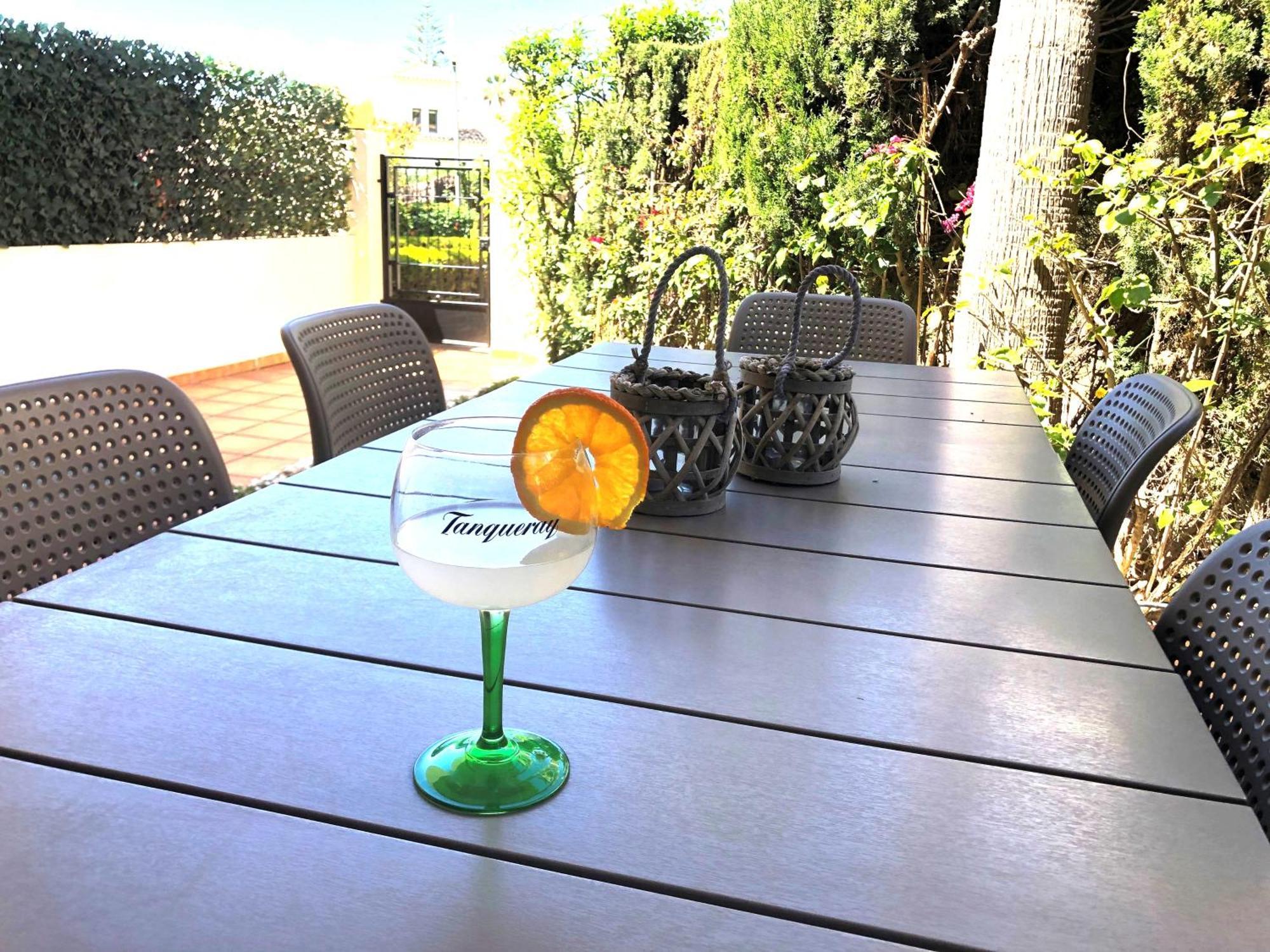 Stylish Townhouse In Beachfront Complex Marbella Exteriör bild